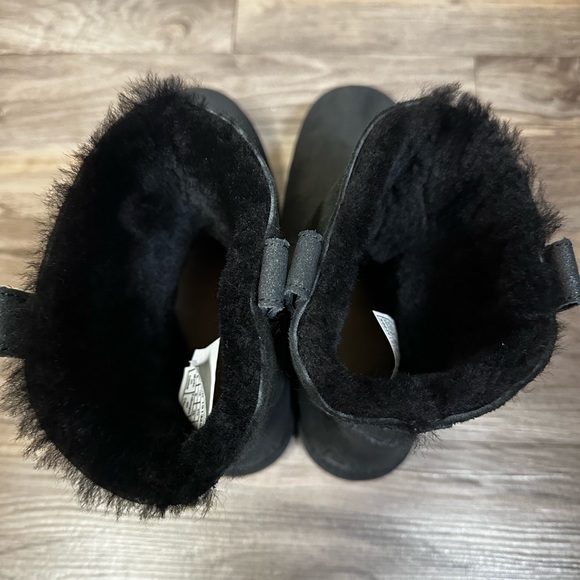 Ugg Australia Women's Sequoia Water Resistant Boots Size 6 - Picture 3 of 6